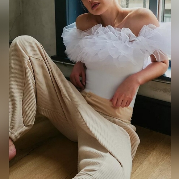 NWT Free People Big Love Bodysuit/White - Picture 2 of 9